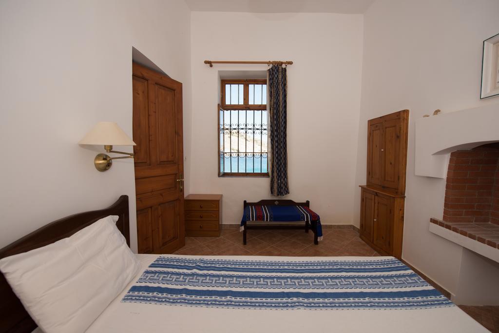 Villa Zeus Sými Buitenkant foto