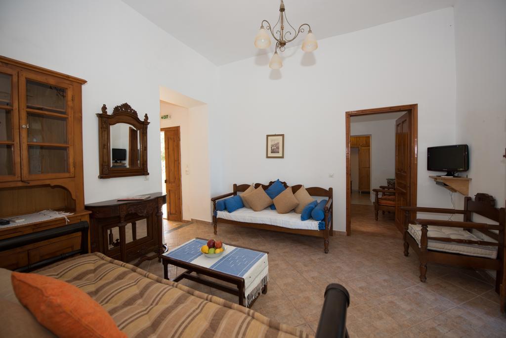 Villa Zeus Sými Buitenkant foto