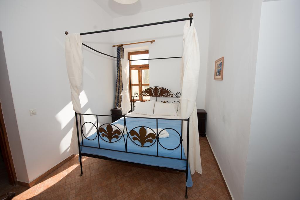Villa Zeus Sými Buitenkant foto