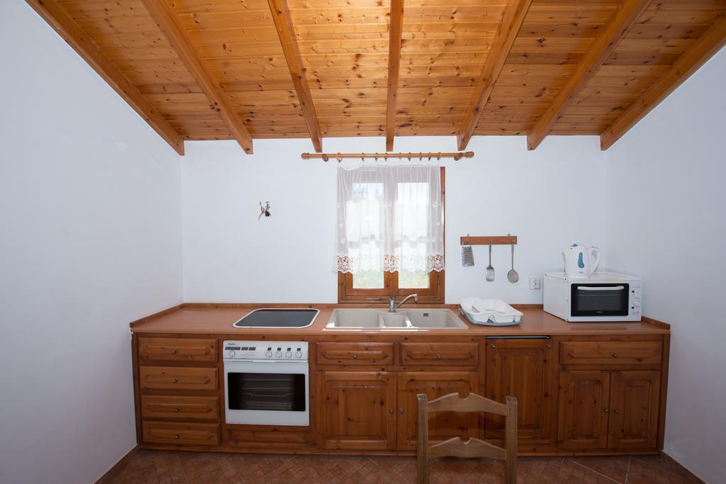Villa Zeus Sými Buitenkant foto